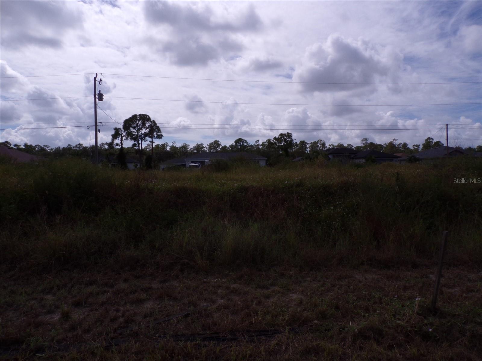 CAPE CORAL - Land
