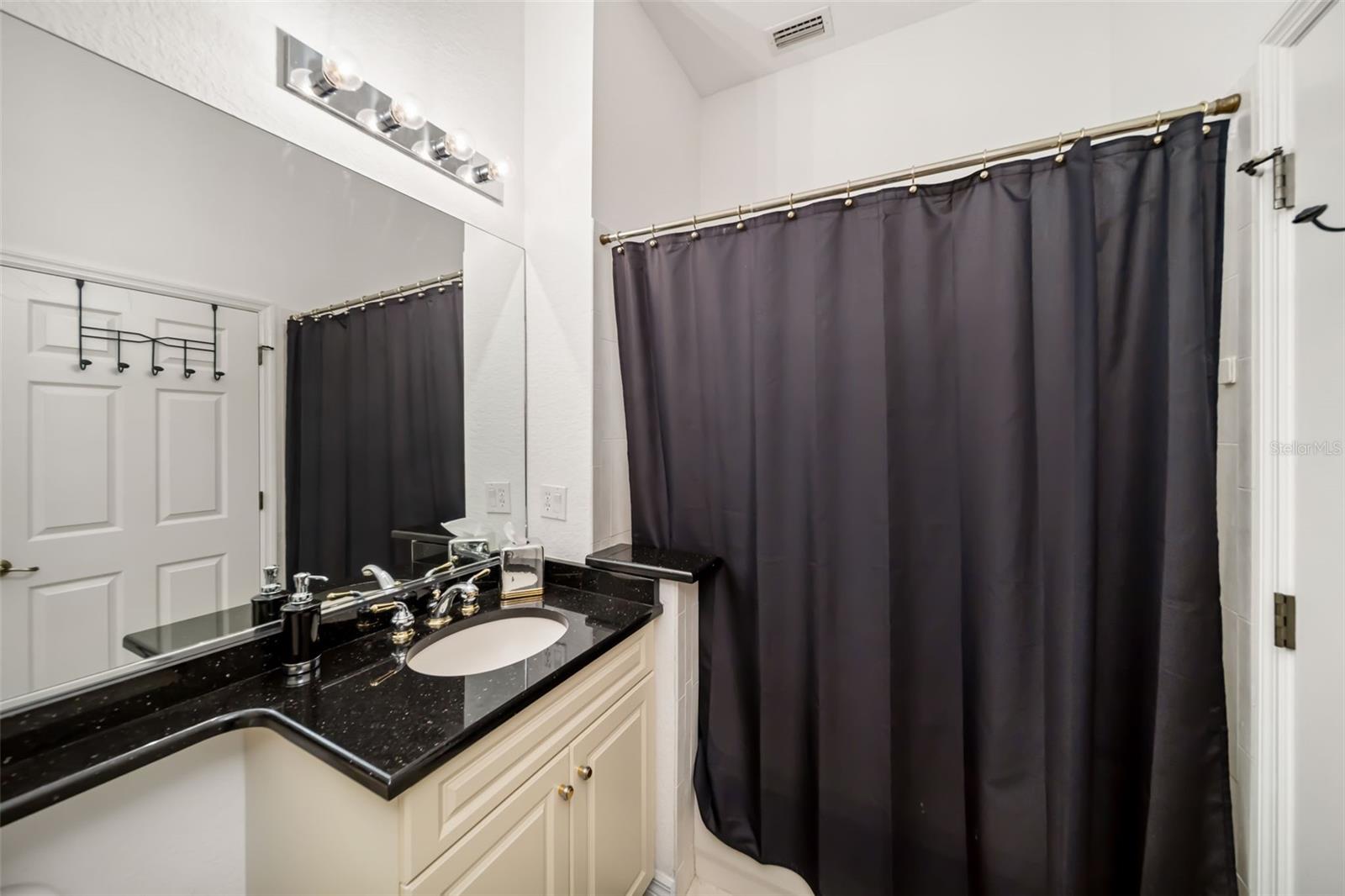 TRIANO - Residential