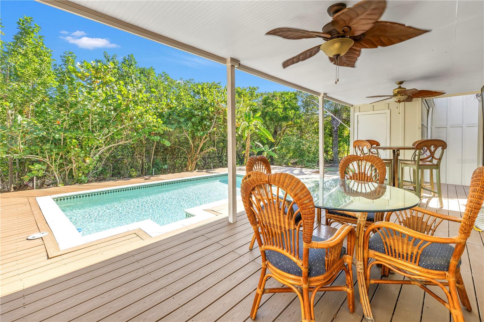 SIESTA BEACH - Residential