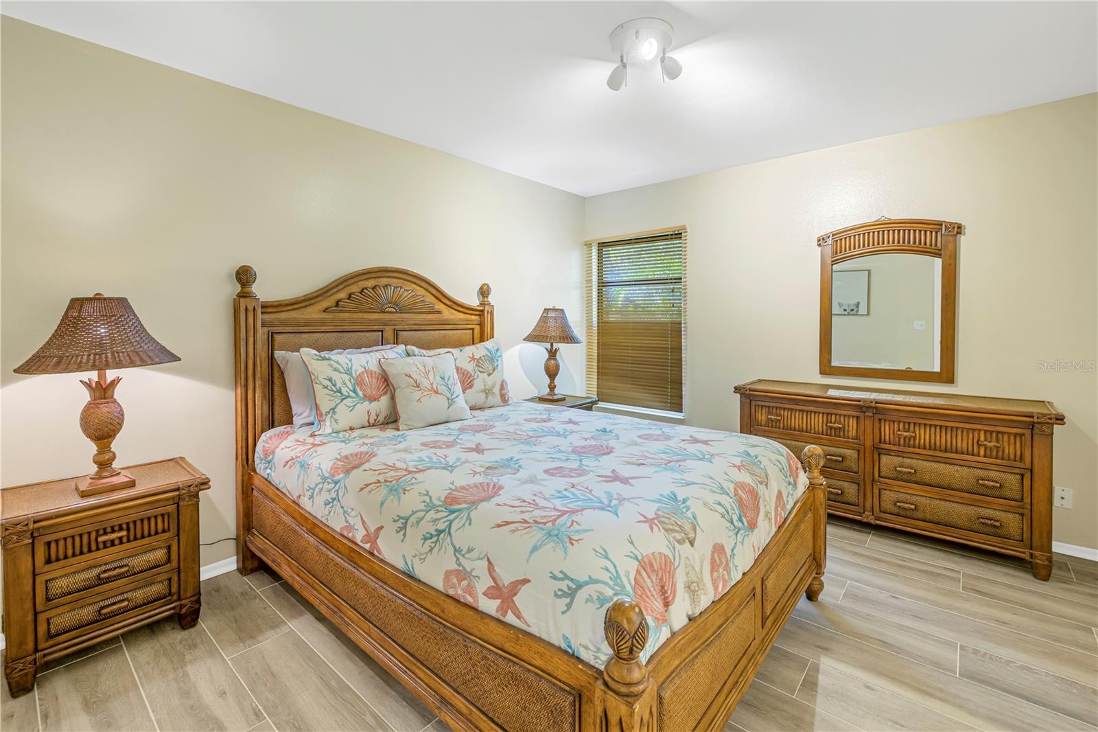 SIESTA BEACH - Residential