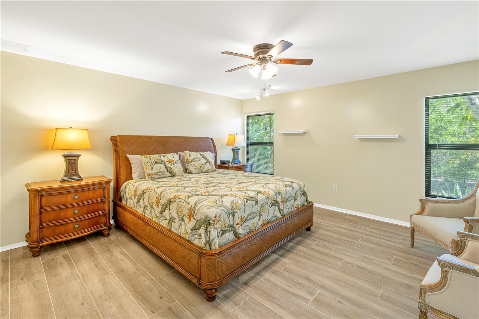 SIESTA BEACH - Residential