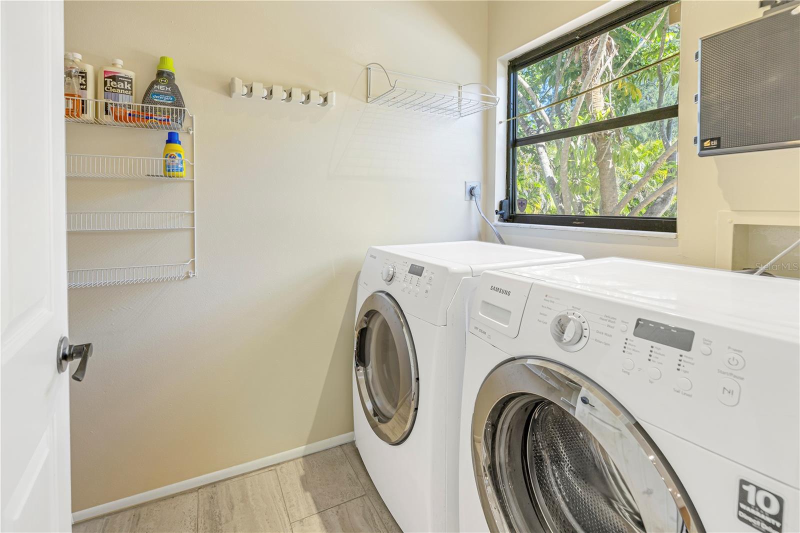 SIESTA BEACH - Residential