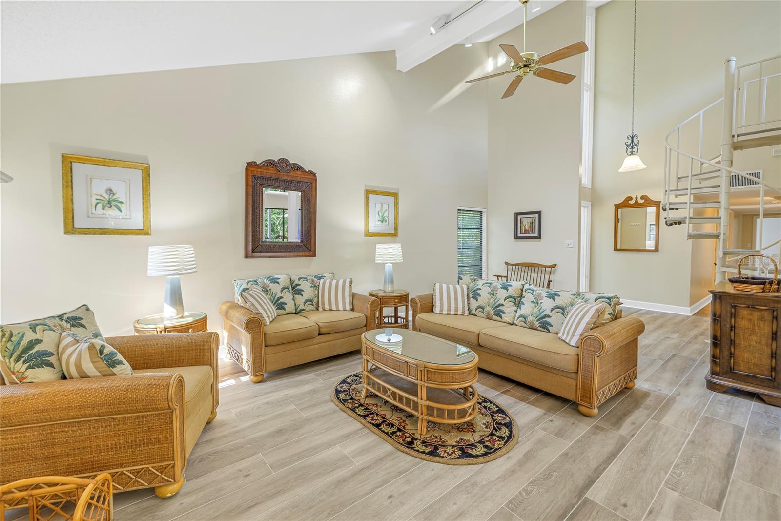 SIESTA BEACH - Residential