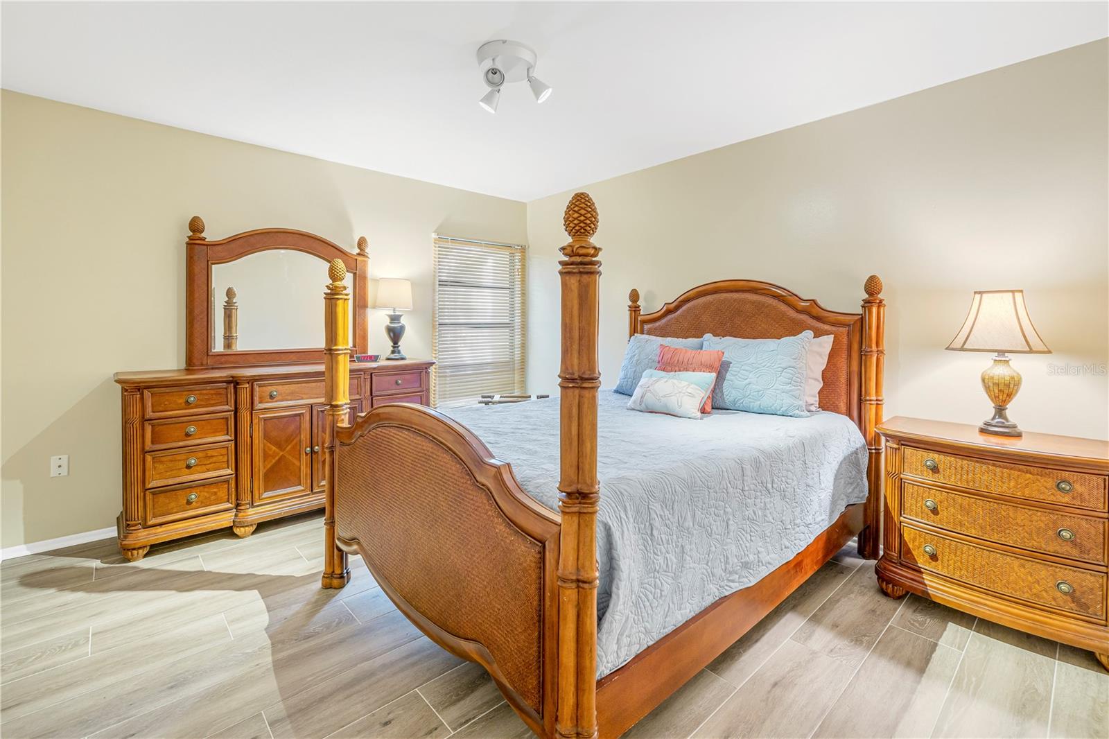 SIESTA BEACH - Residential