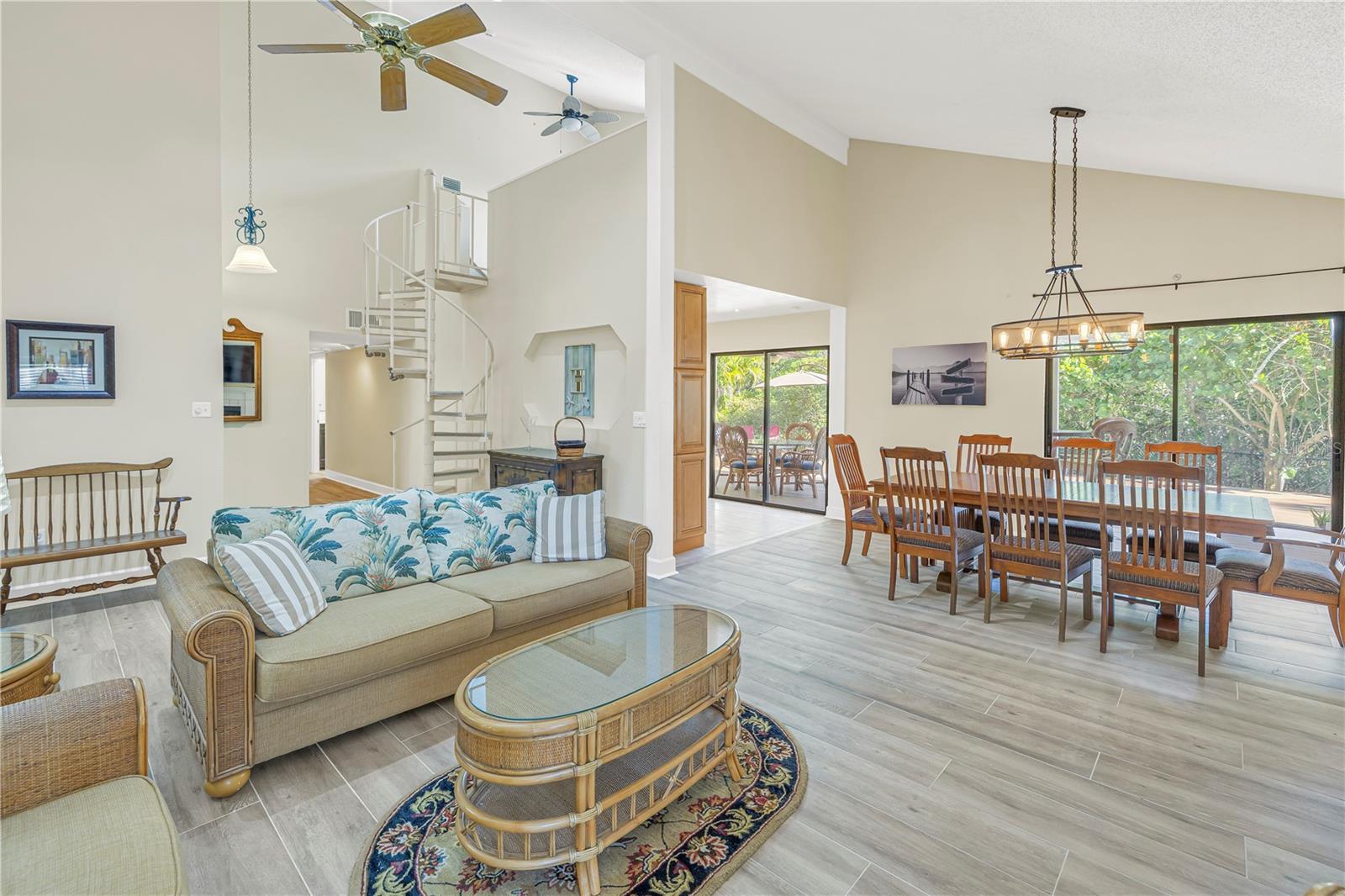 SIESTA BEACH - Residential