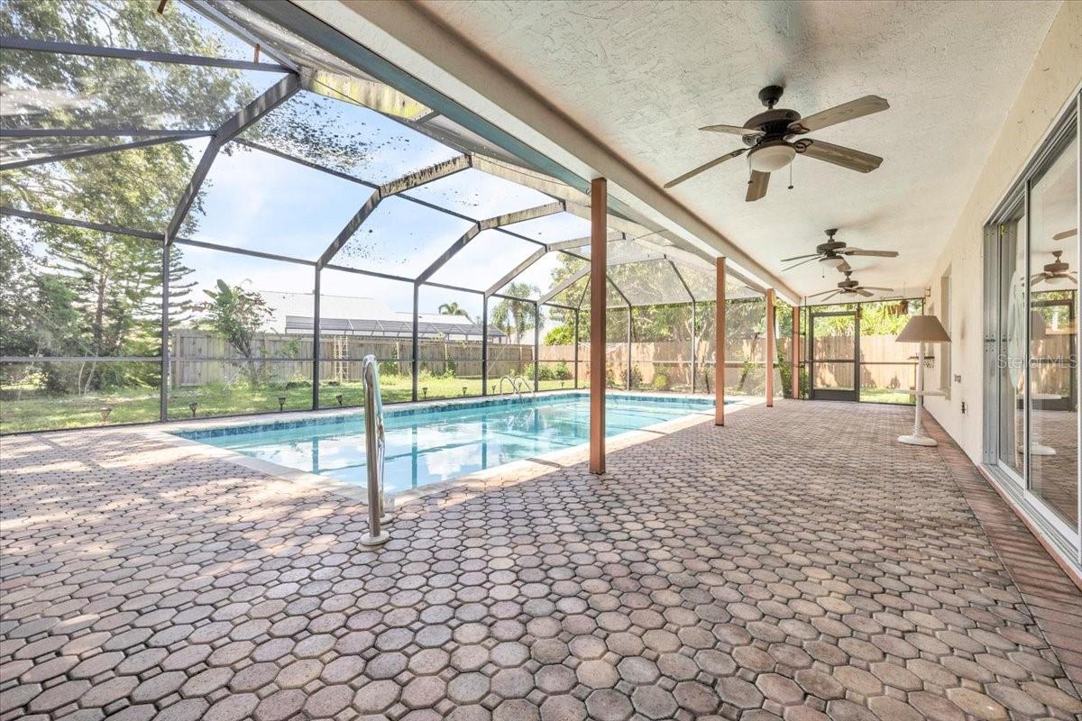 5012 PALM AIRE DRIVE