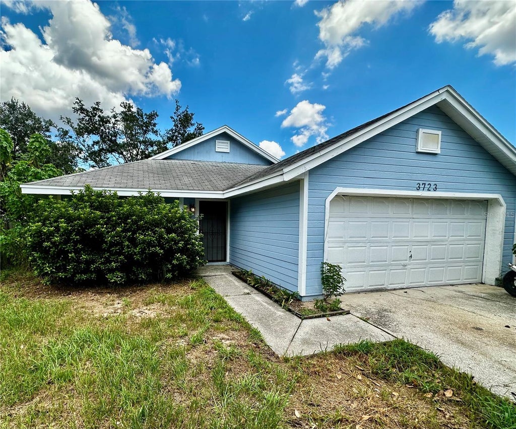 Photo of 3723 Narroline Drive, Orlando, FL 32818 (MLS # O6437081)