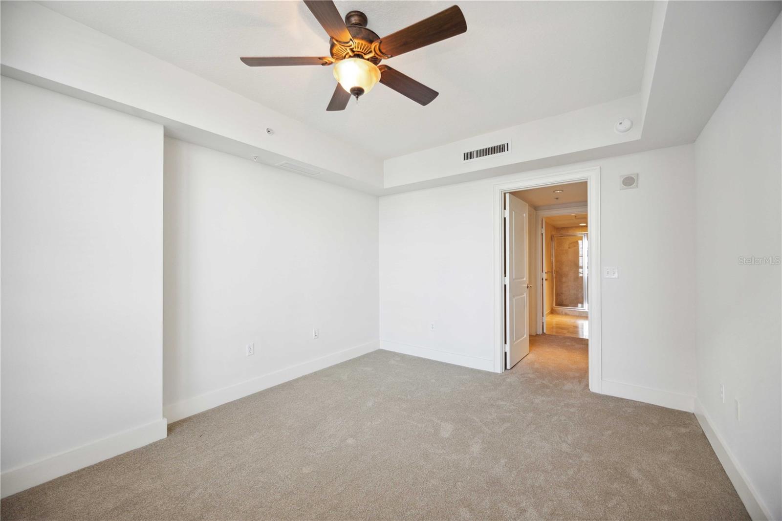 1350 MAIN RESIDENTIAL - Residential