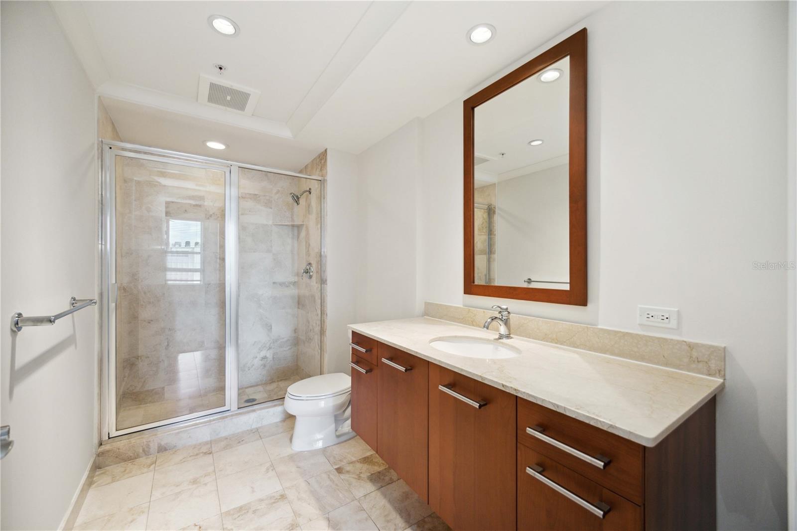 1350 MAIN RESIDENTIAL - Residential