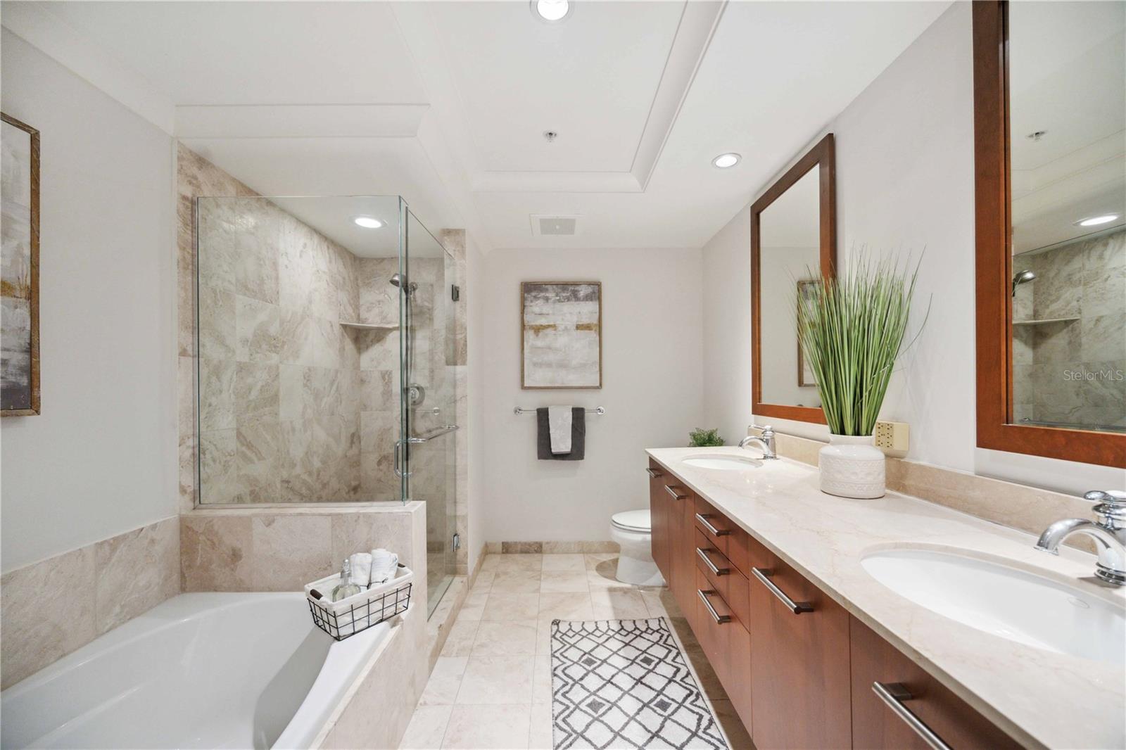 1350 MAIN RESIDENTIAL - Residential