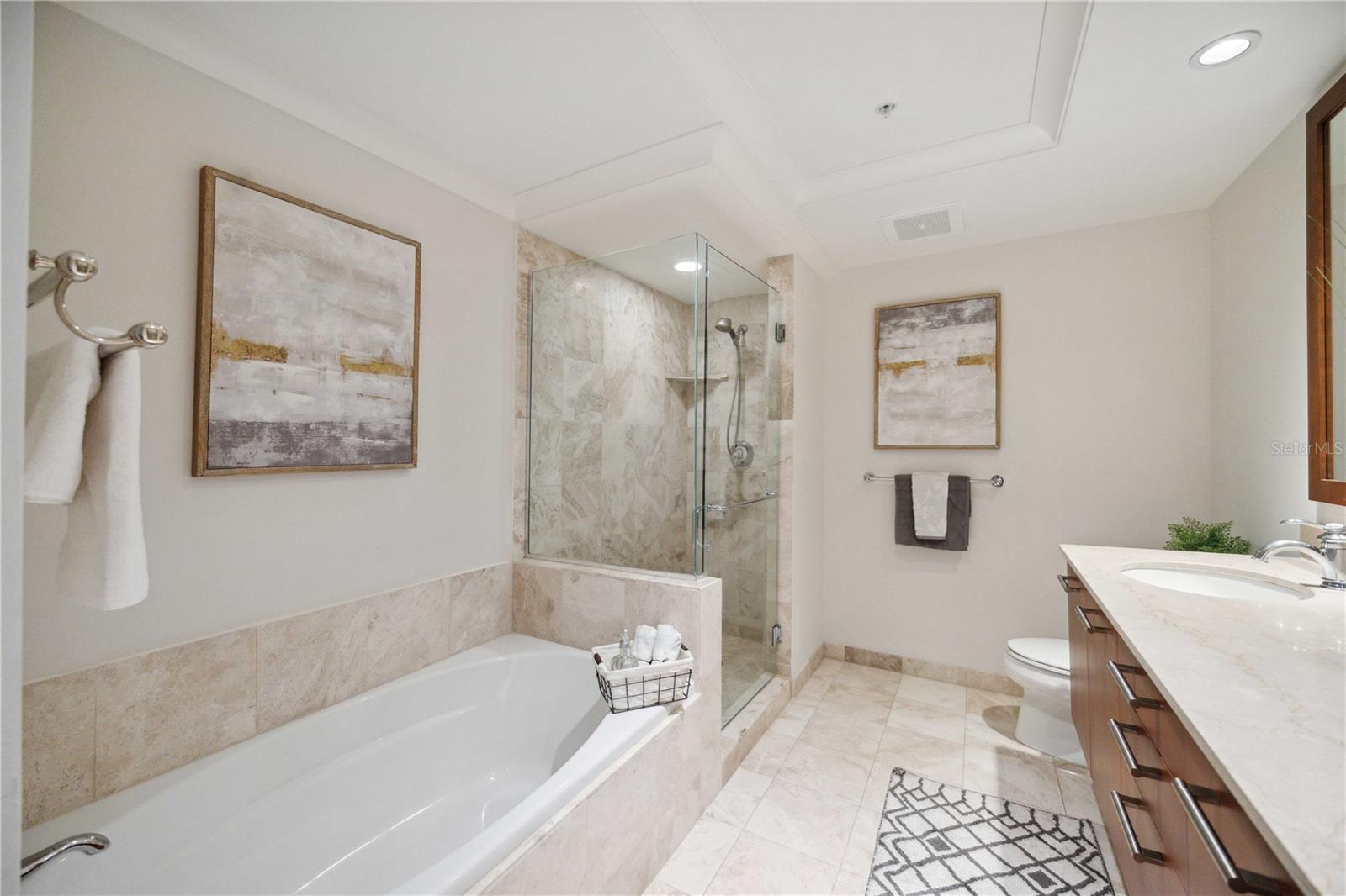 1350 MAIN RESIDENTIAL - Residential