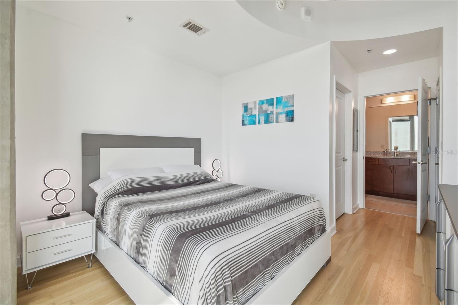 SKYPOINT A CONDO - Residential