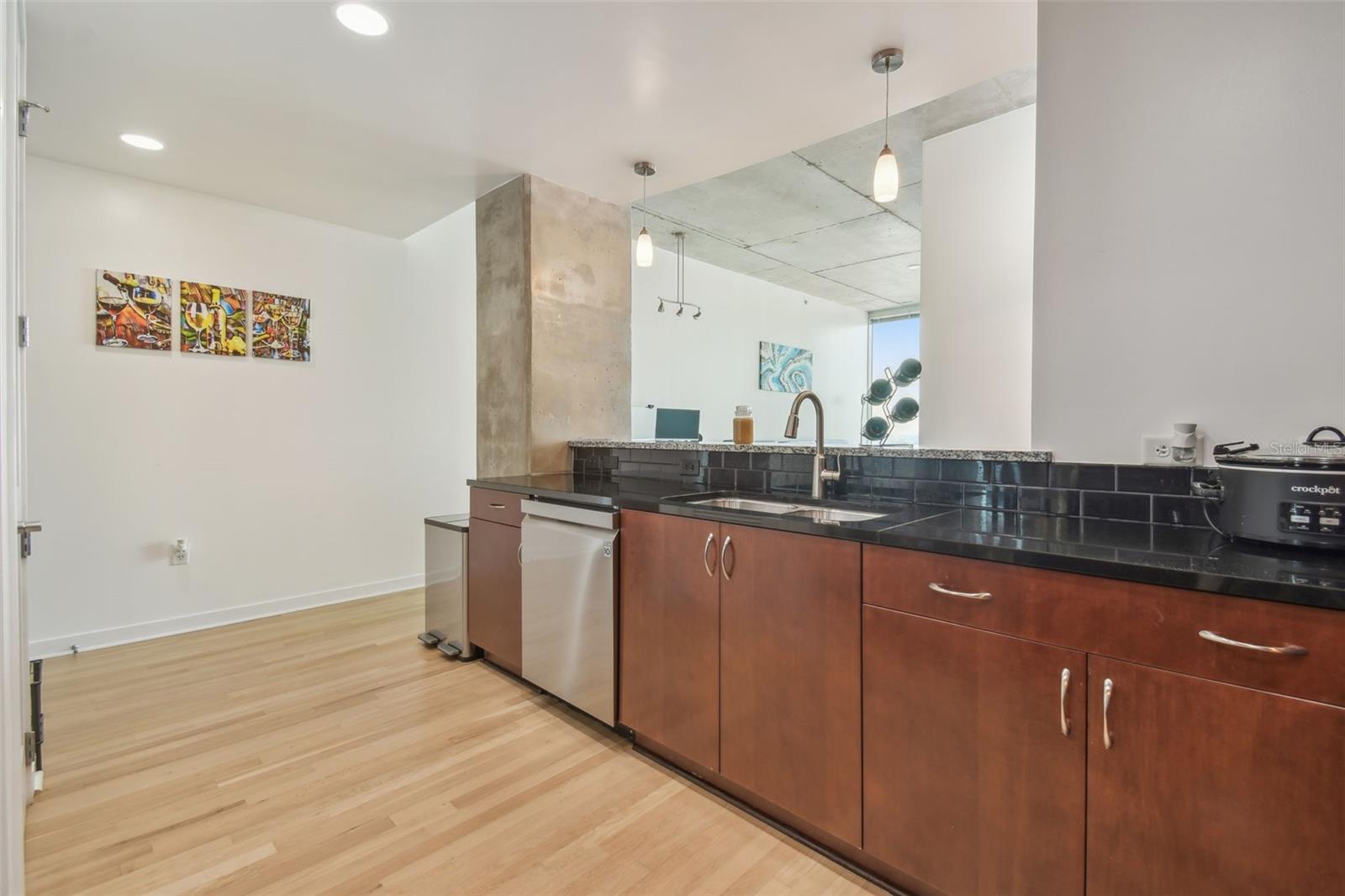 SKYPOINT A CONDO - Residential