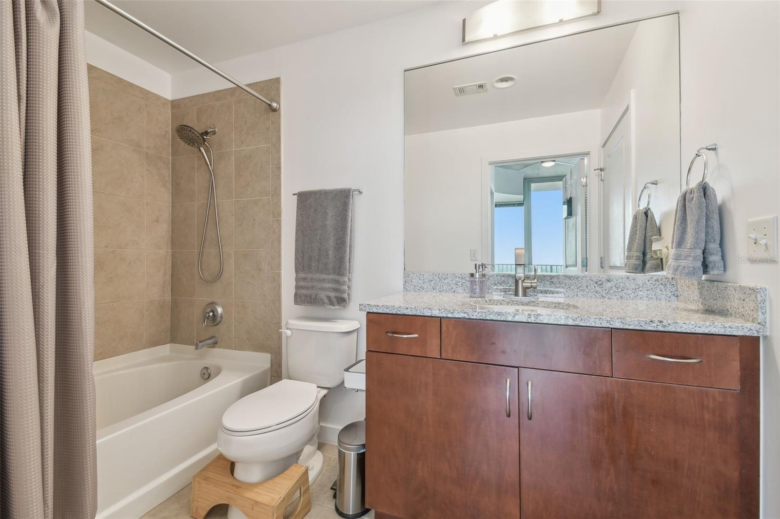 SKYPOINT A CONDO - Residential