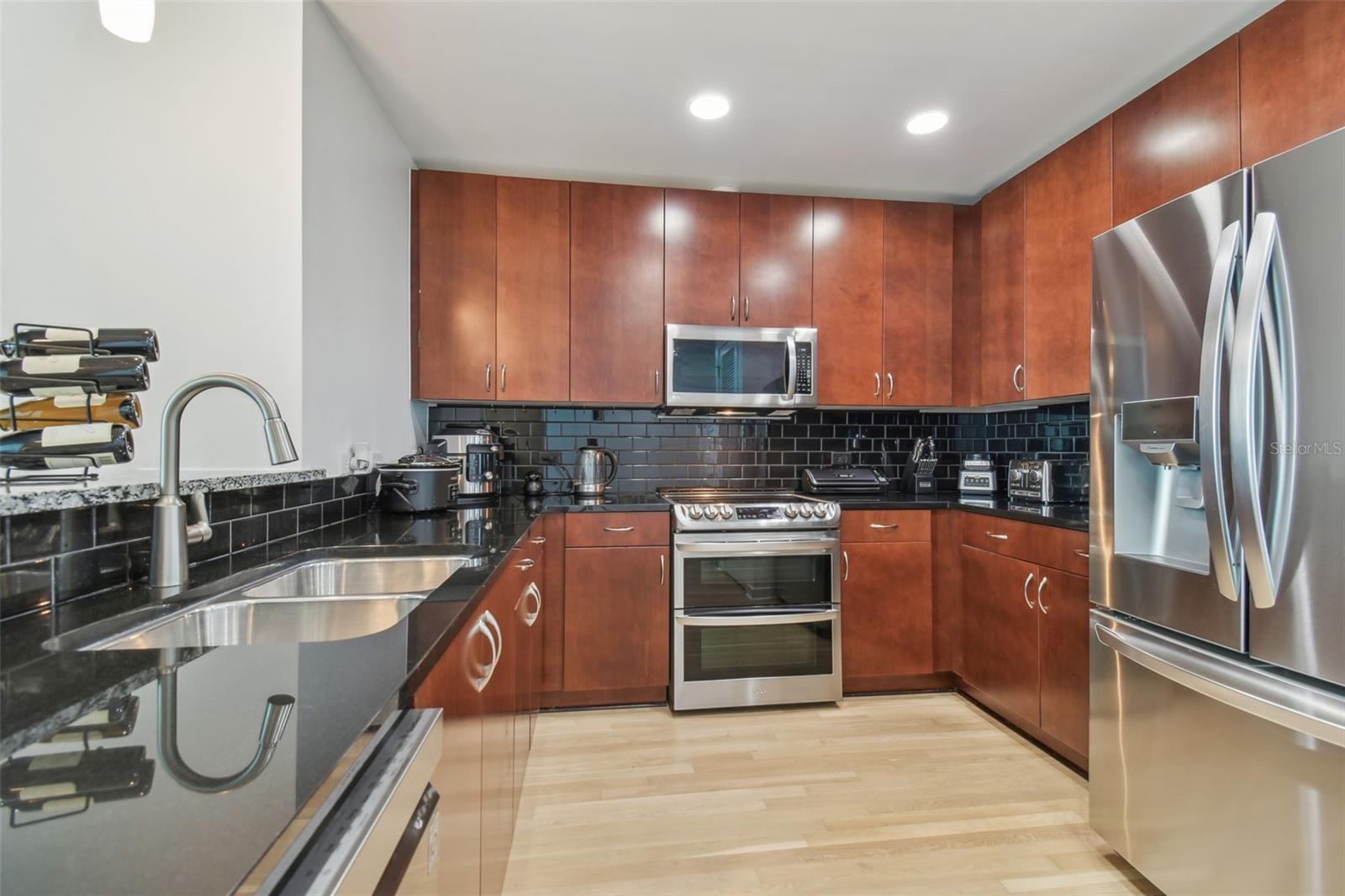SKYPOINT A CONDO - Residential