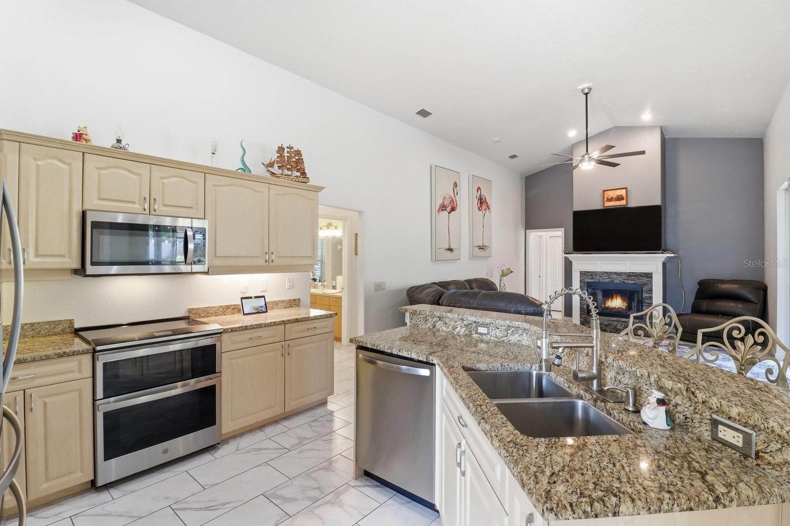 ROYAL HIGHLANDS - Residential