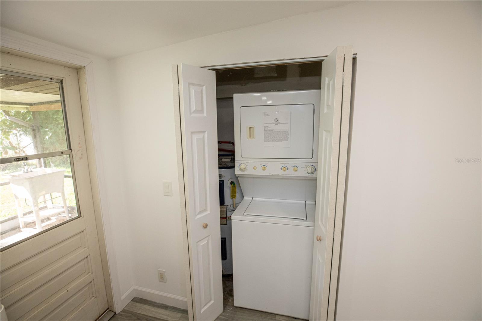 EVERGREEN PARK SUB - Residential Lease