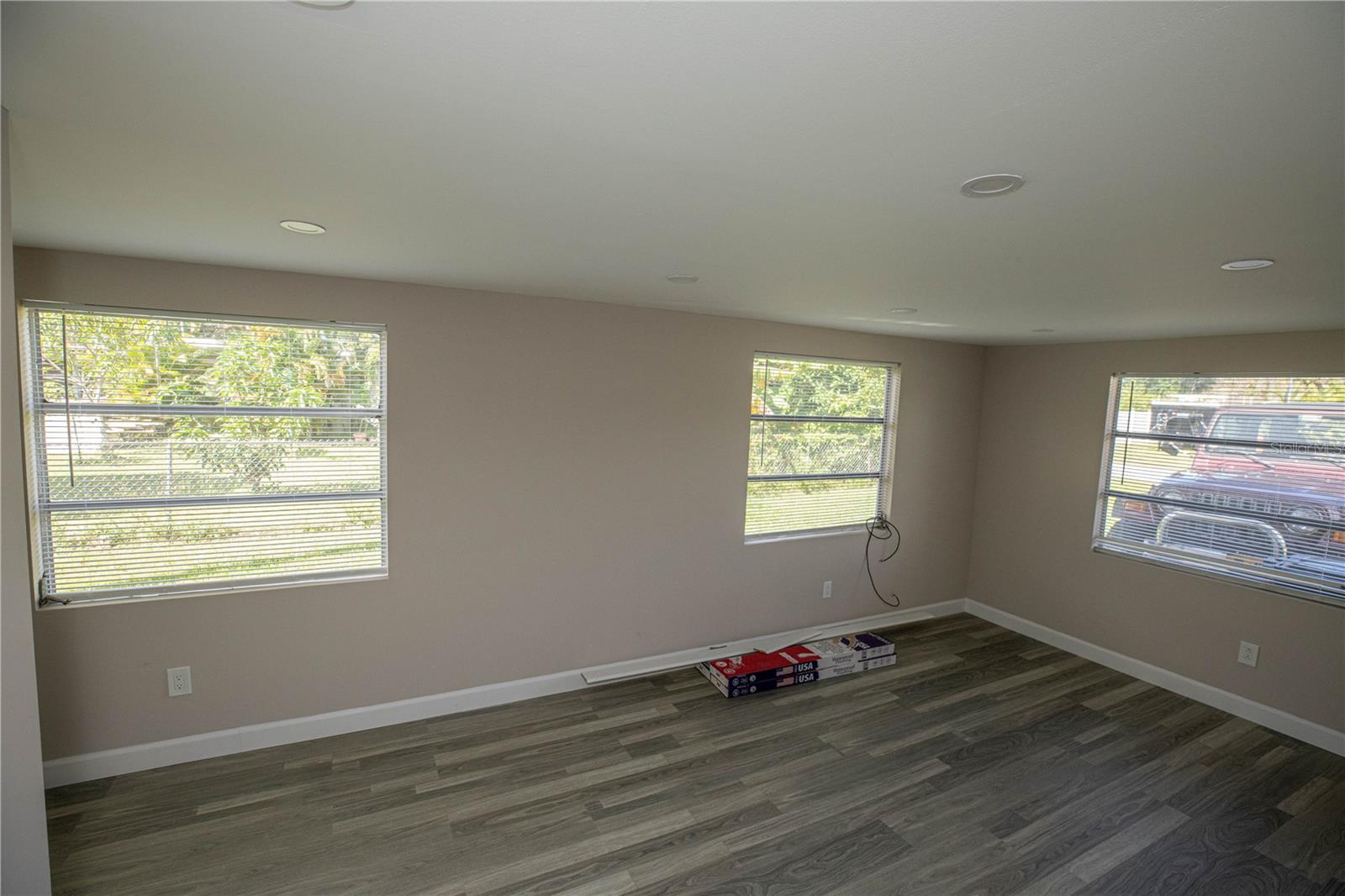 EVERGREEN PARK SUB - Residential Lease