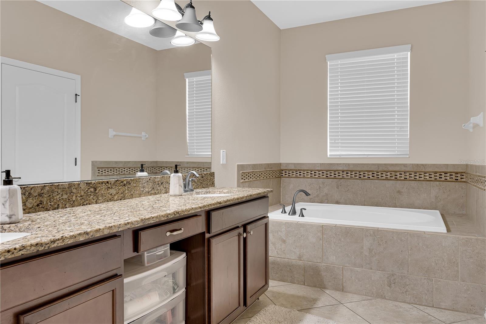 WINDEMERE SOUND PH 2 - Residential