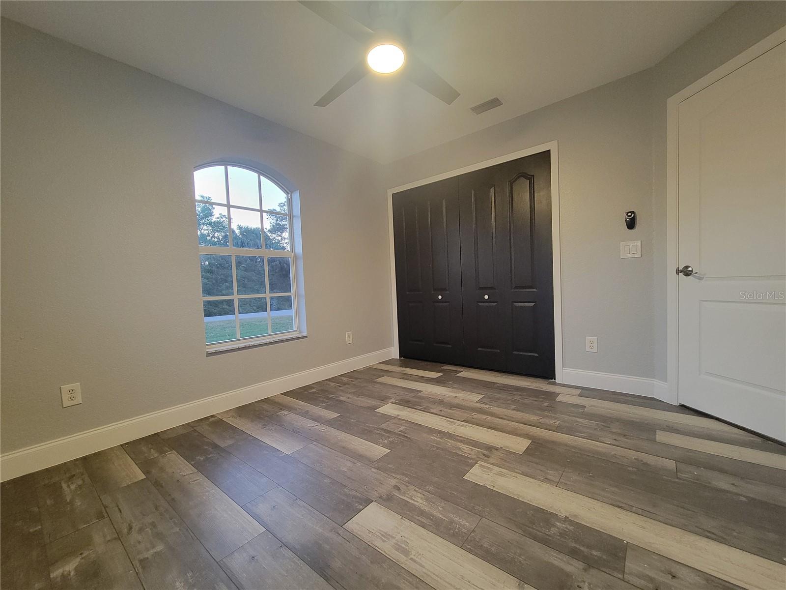 5482 GLOBE TERRACE