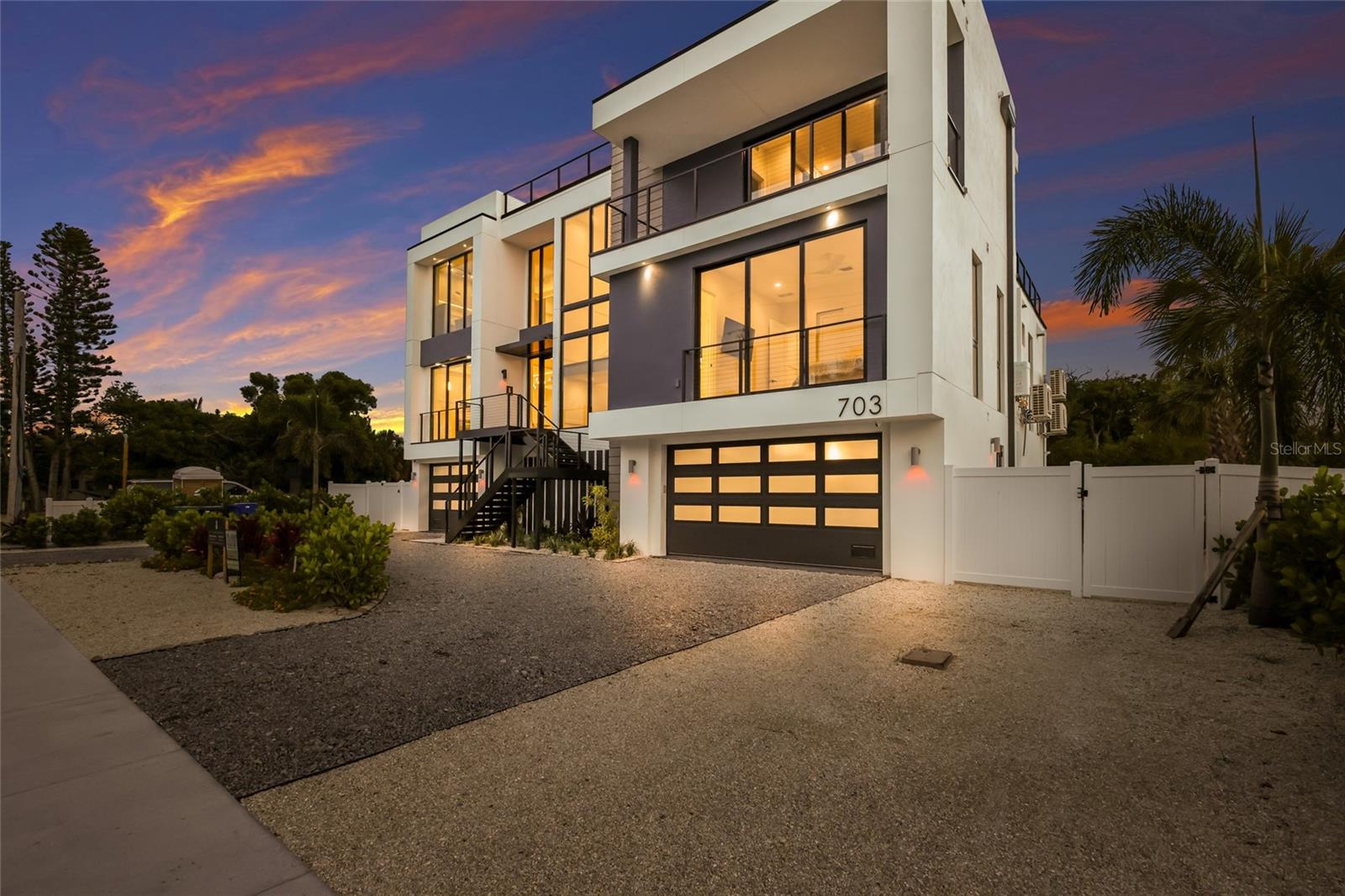 703 S BAY BOULEVARD