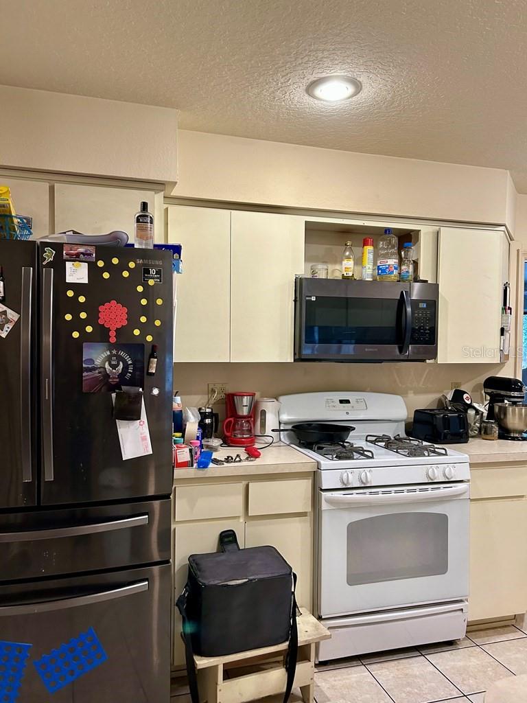 HOLIDAY ACRES UNIT 03 - Residential