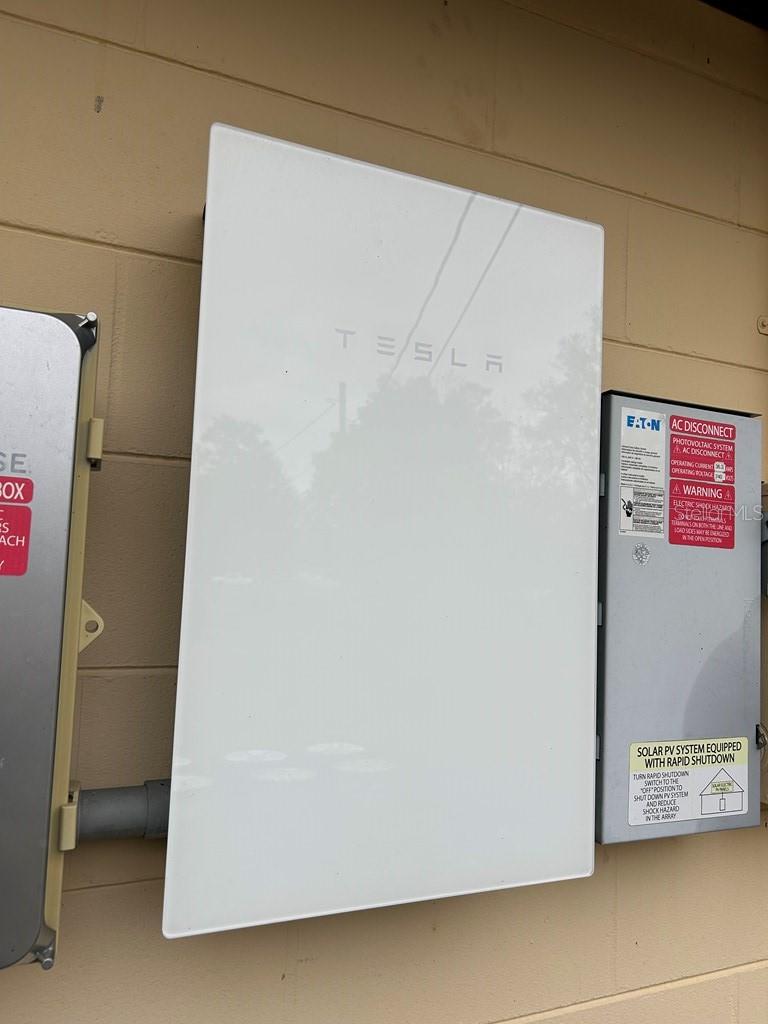 HOLIDAY ACRES UNIT 03 - Residential