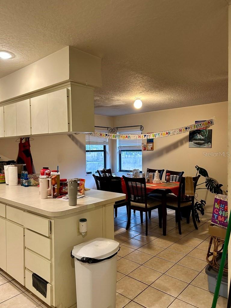 HOLIDAY ACRES UNIT 03 - Residential