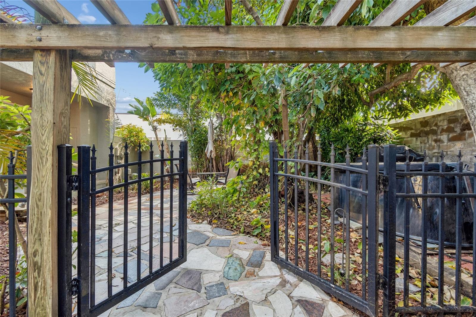 SUMNERS R H REP - Residential