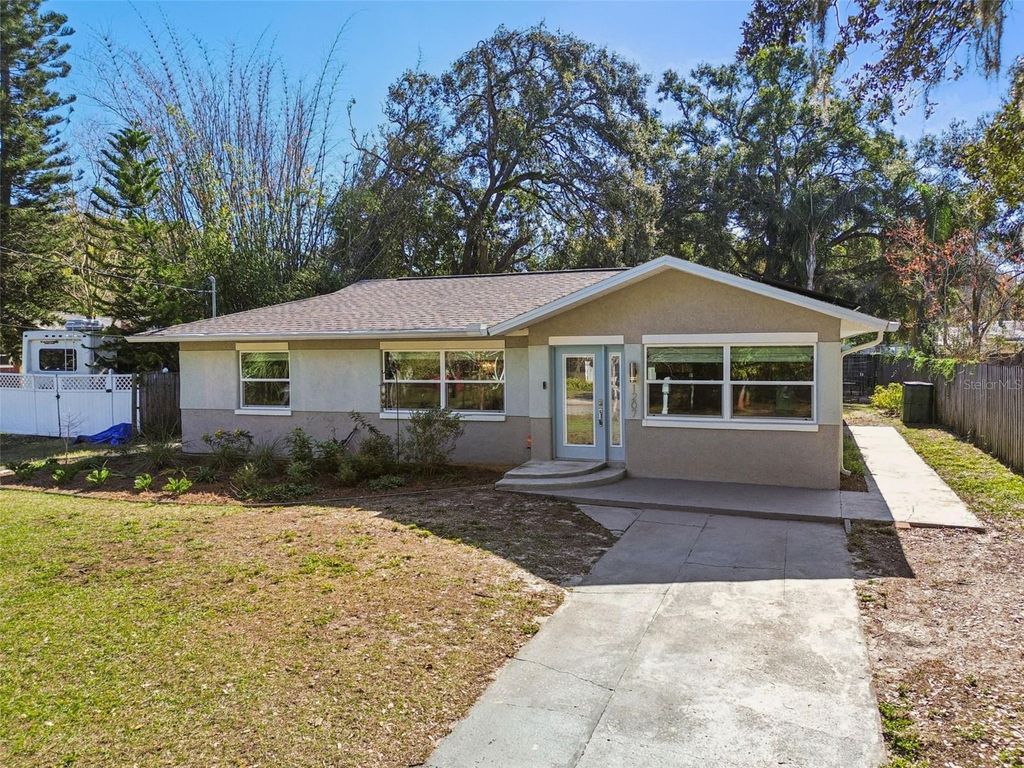 Photo of 1207 E Crawford Street, Tampa, FL 33604 (MLS # TB8449827)