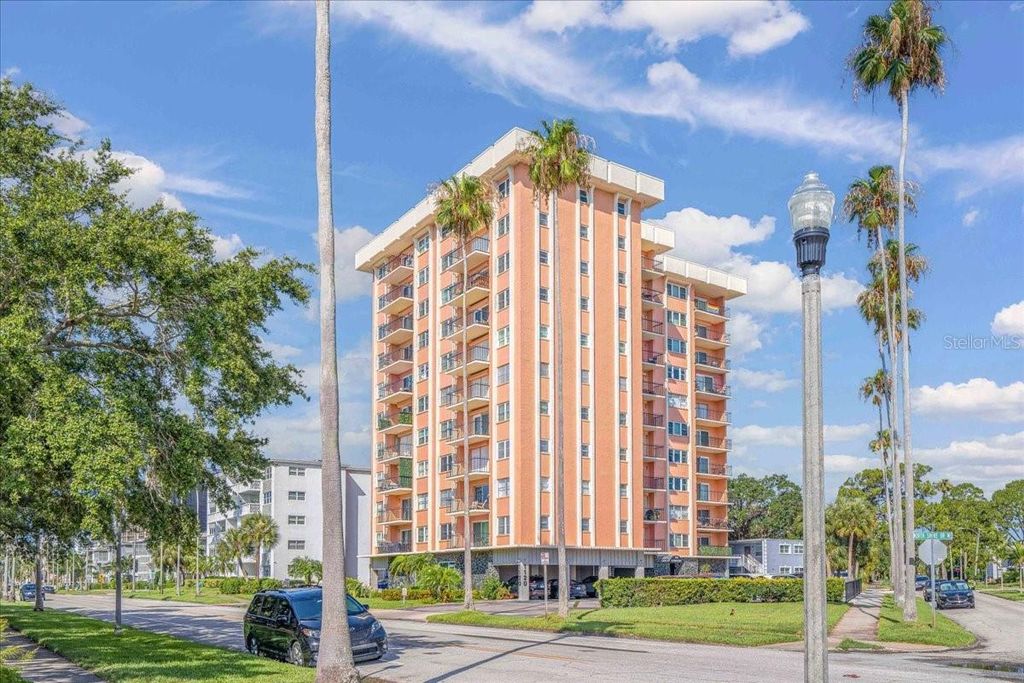 Photo of 1120 N Shore Drive NE #802, St Petersburg, FL 33701 (MLS # TB8386335)