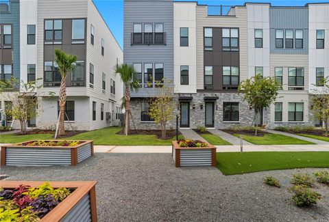 Photo of 2221 Valentine Alley, Orlando, FL 32804 (MLS # O6277895)