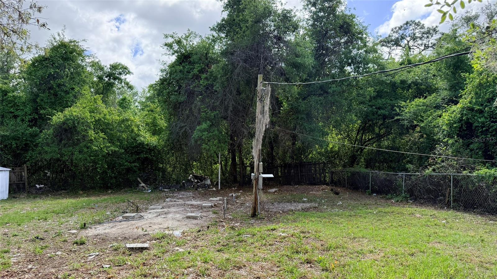 MOON LAKE ESTATES - Residential