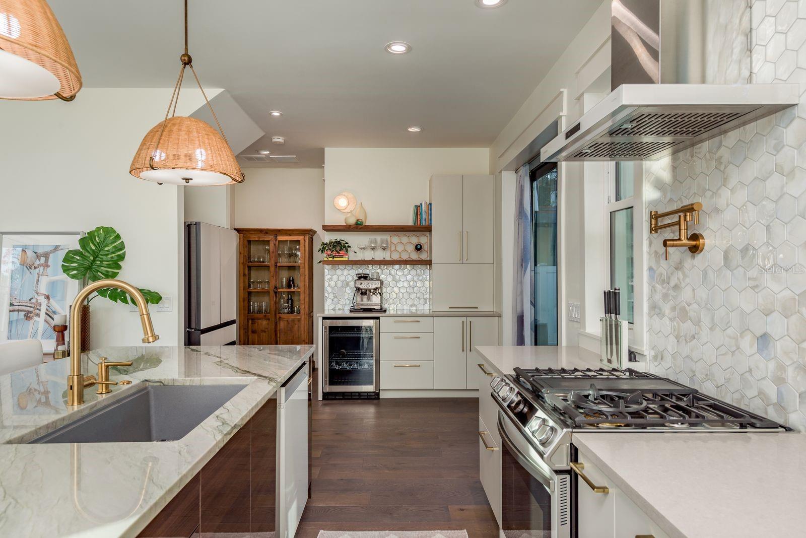 AVOCADO SUB - Residential