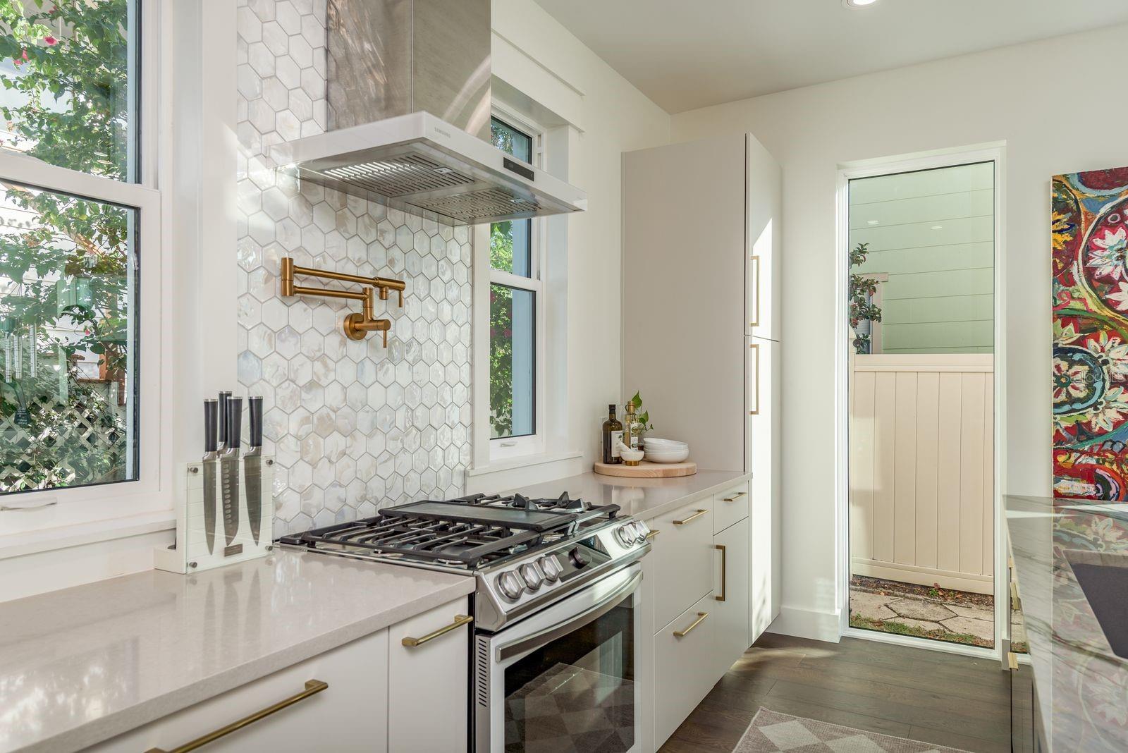 AVOCADO SUB - Residential