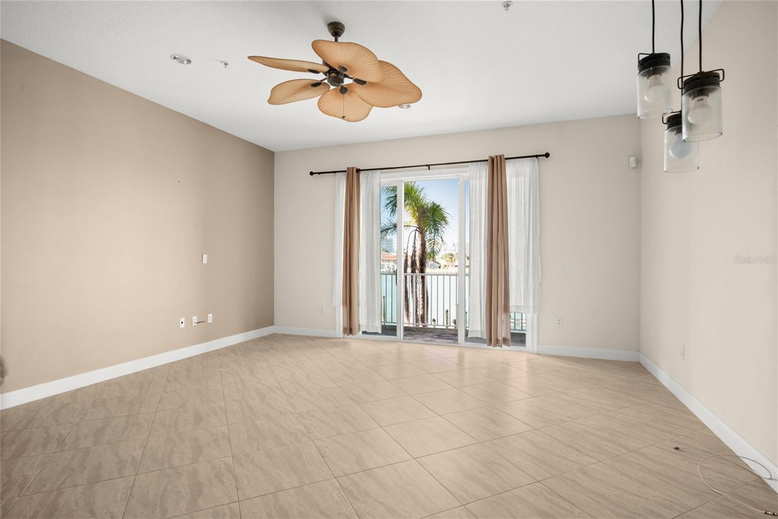 HARBORSIDE TWNHMS - Residential