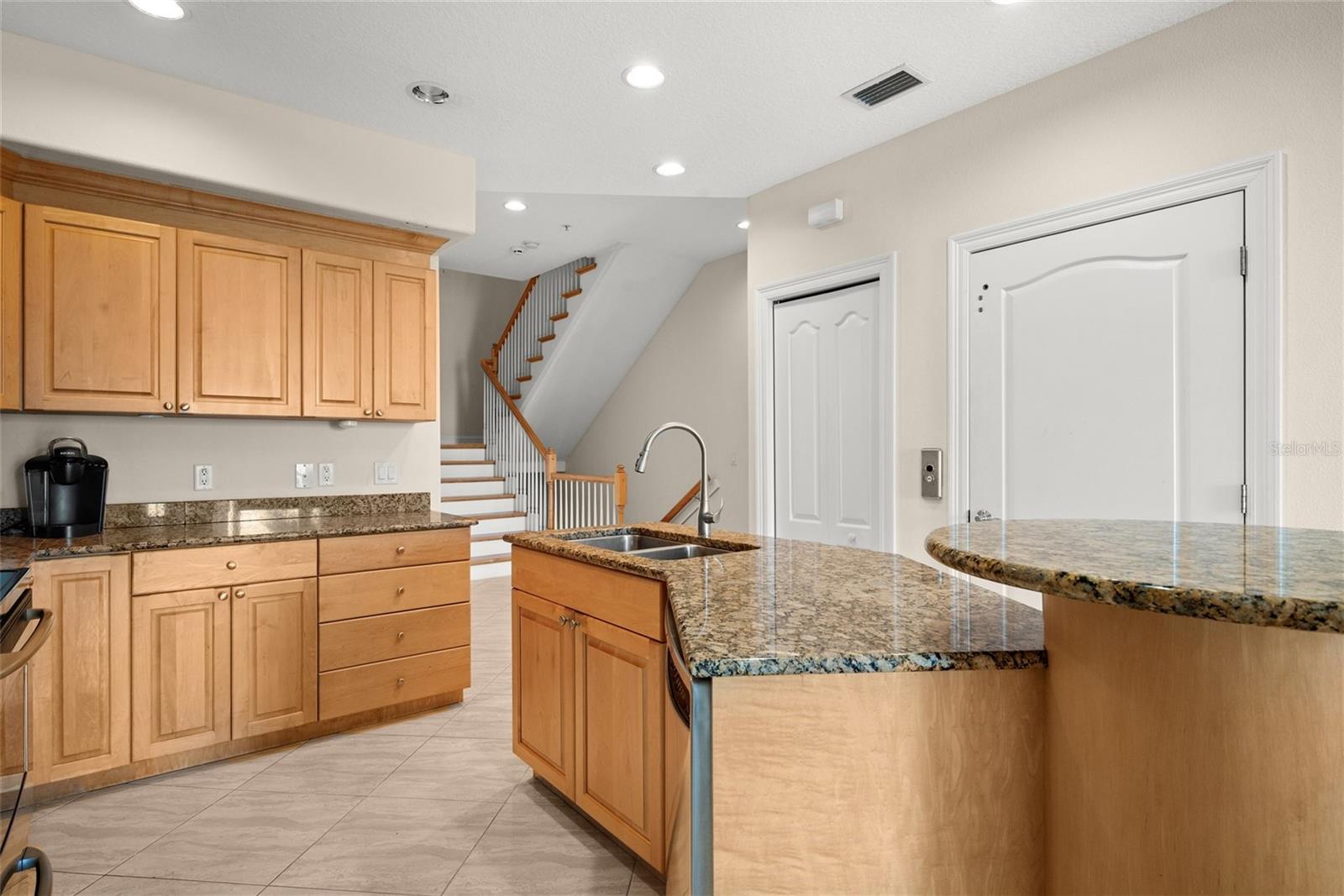 HARBORSIDE TWNHMS - Residential