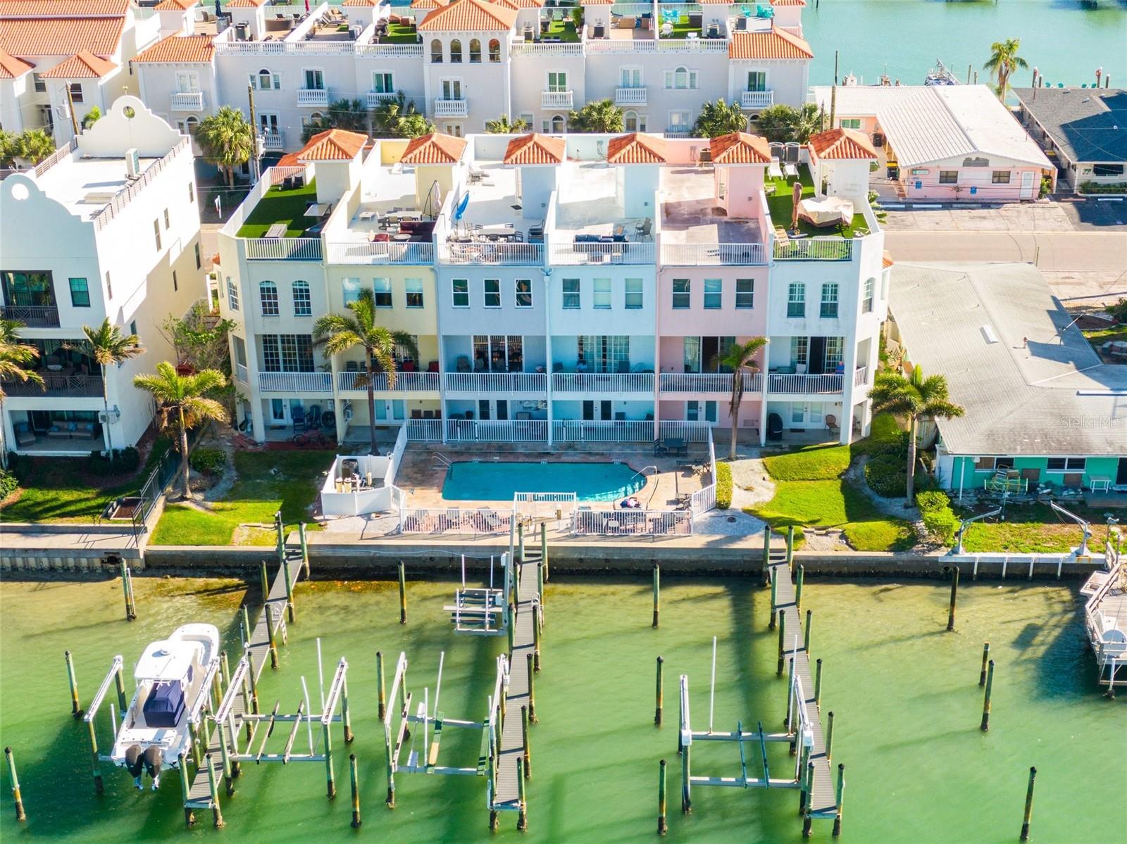 HARBORSIDE TWNHMS - Residential