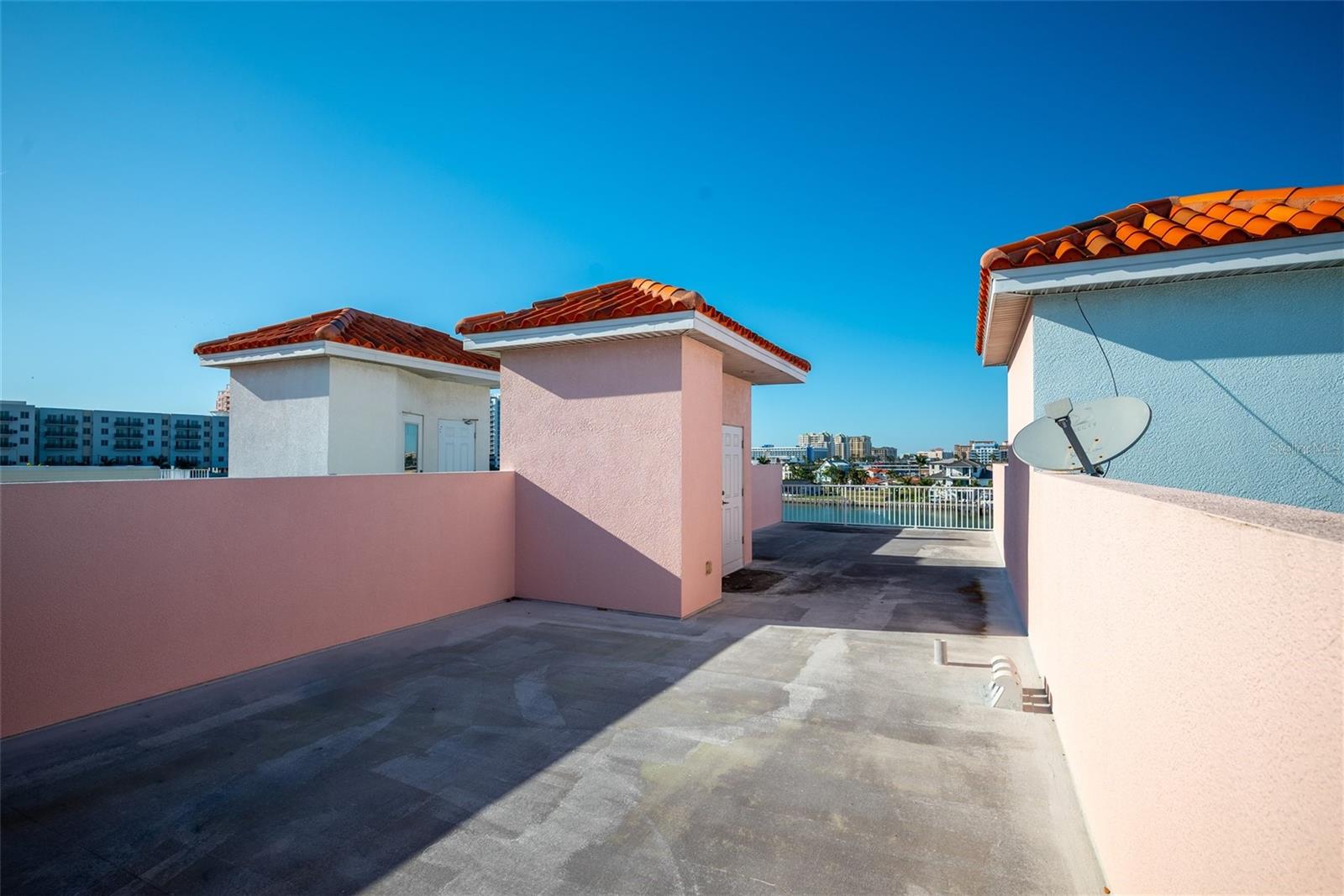 HARBORSIDE TWNHMS - Residential