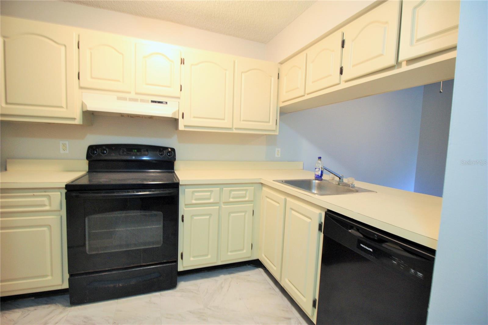 660 KENWICK CIRCLE 104