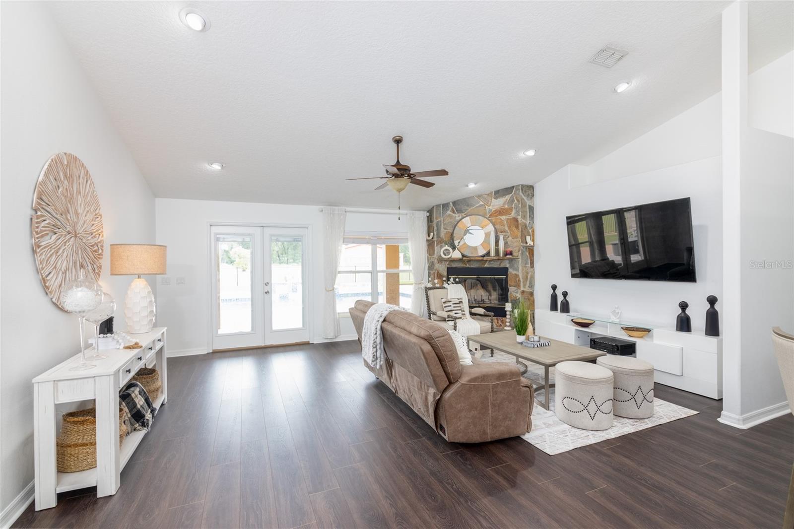 PIERSON AREA - Residential