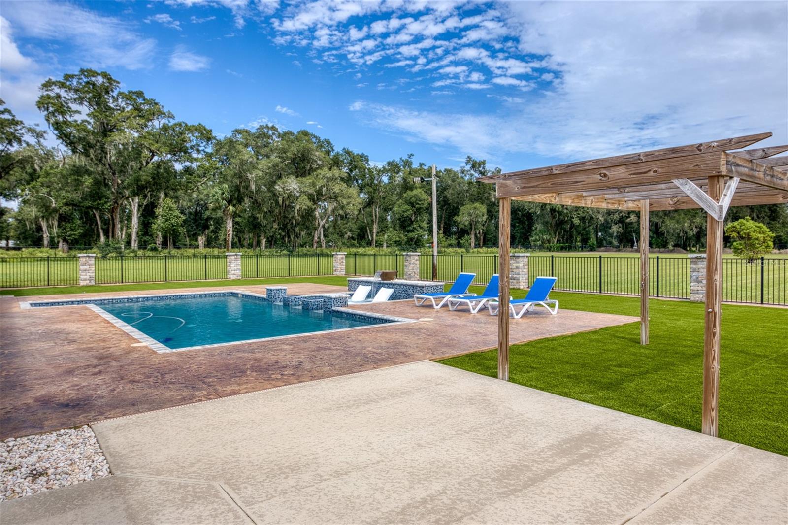 PIERSON AREA - Residential