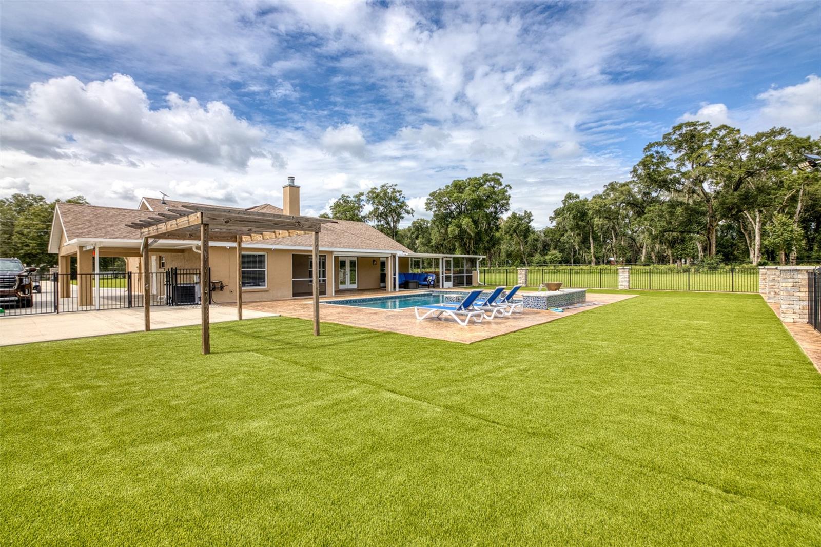 PIERSON AREA - Residential