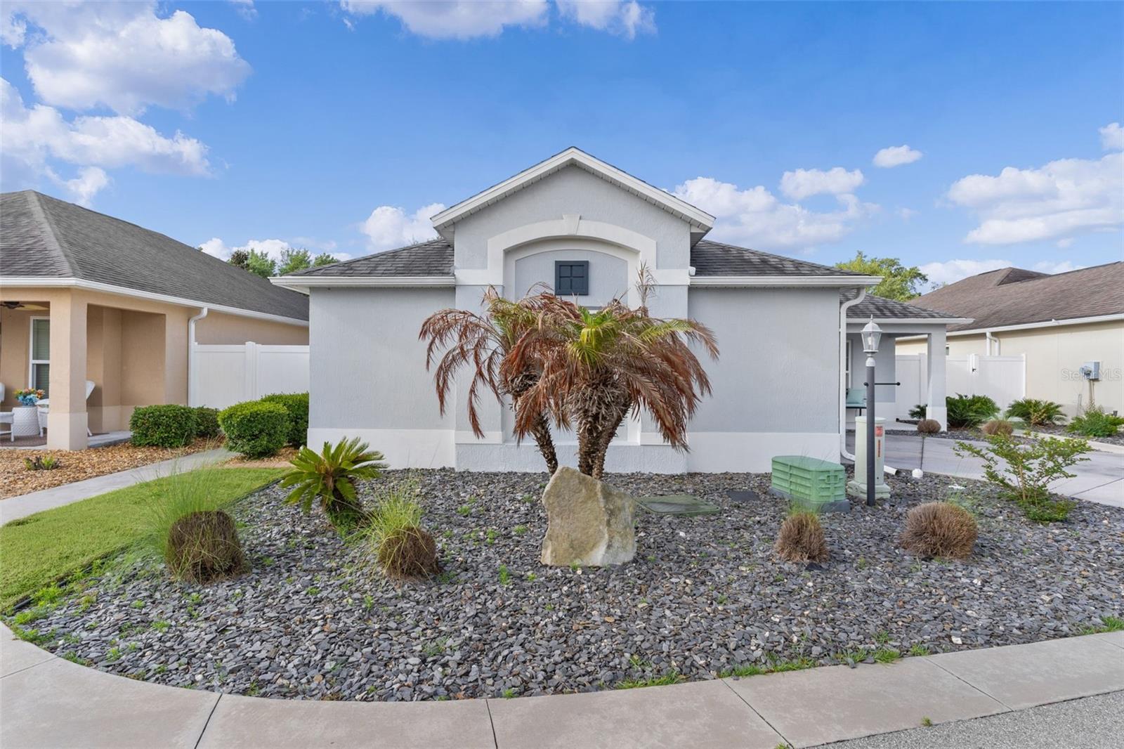 VILLAGES/MARION PHILLIPS VILLA - Residential