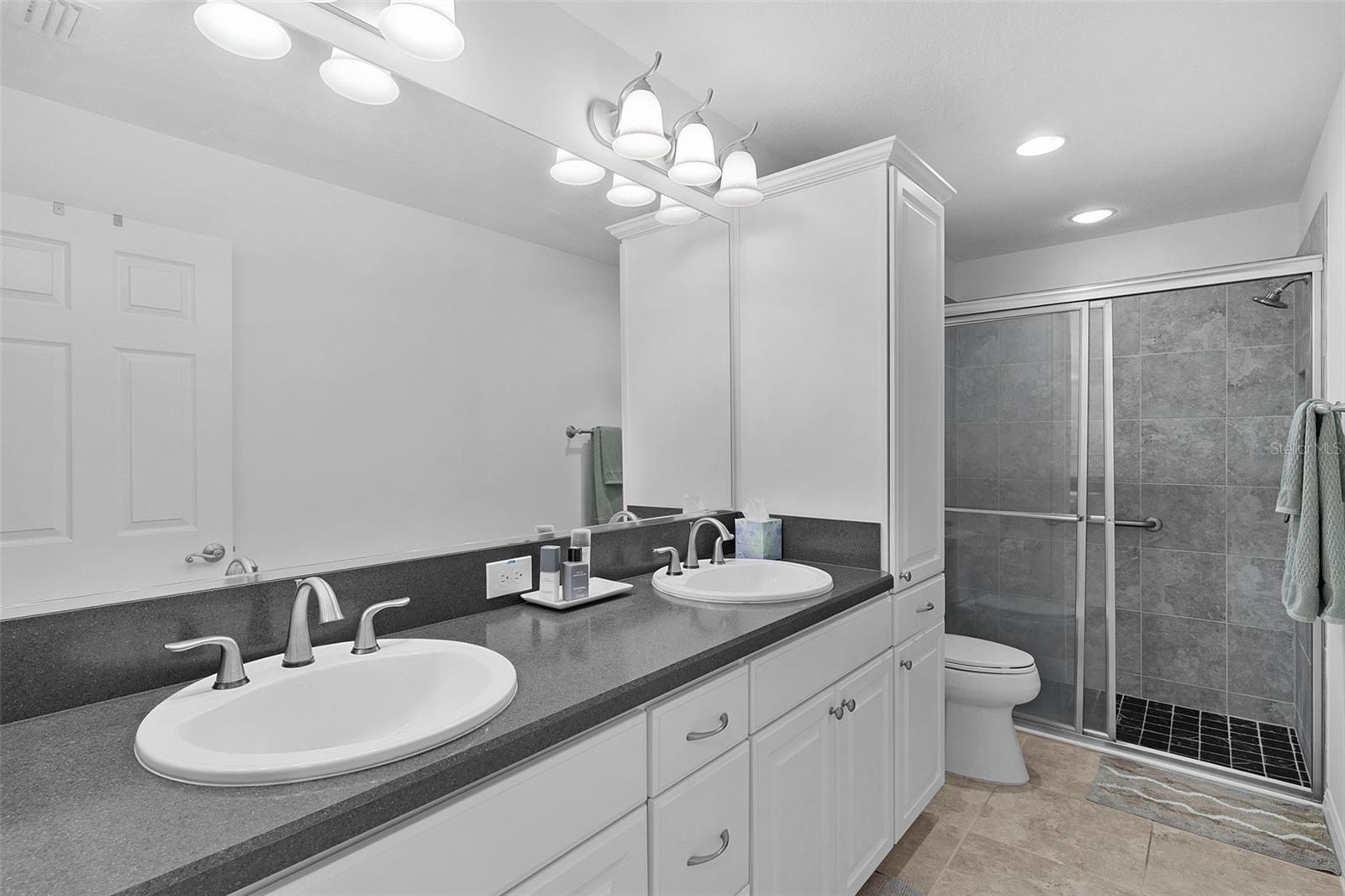 VILLAGES/MARION PHILLIPS VILLA - Residential