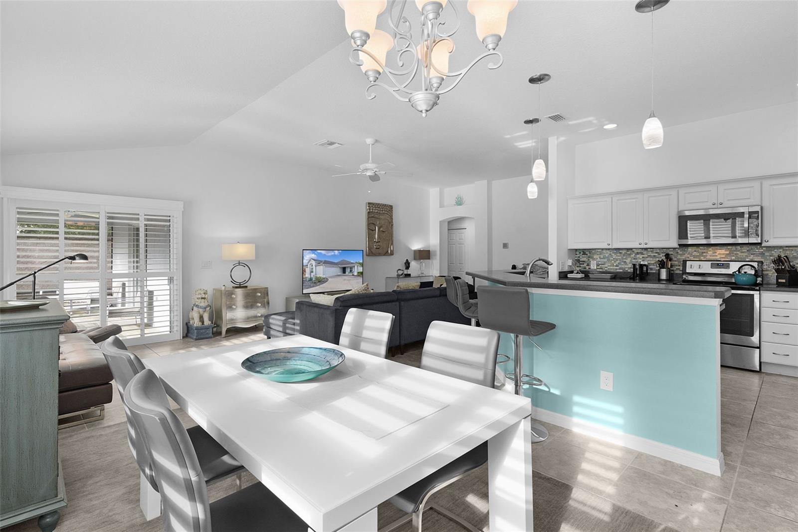 VILLAGES/MARION PHILLIPS VILLA - Residential