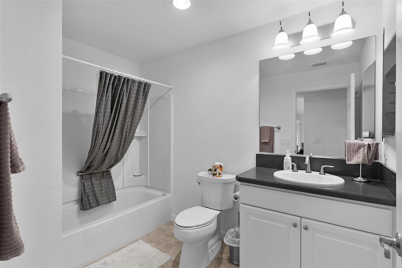 VILLAGES/MARION PHILLIPS VILLA - Residential