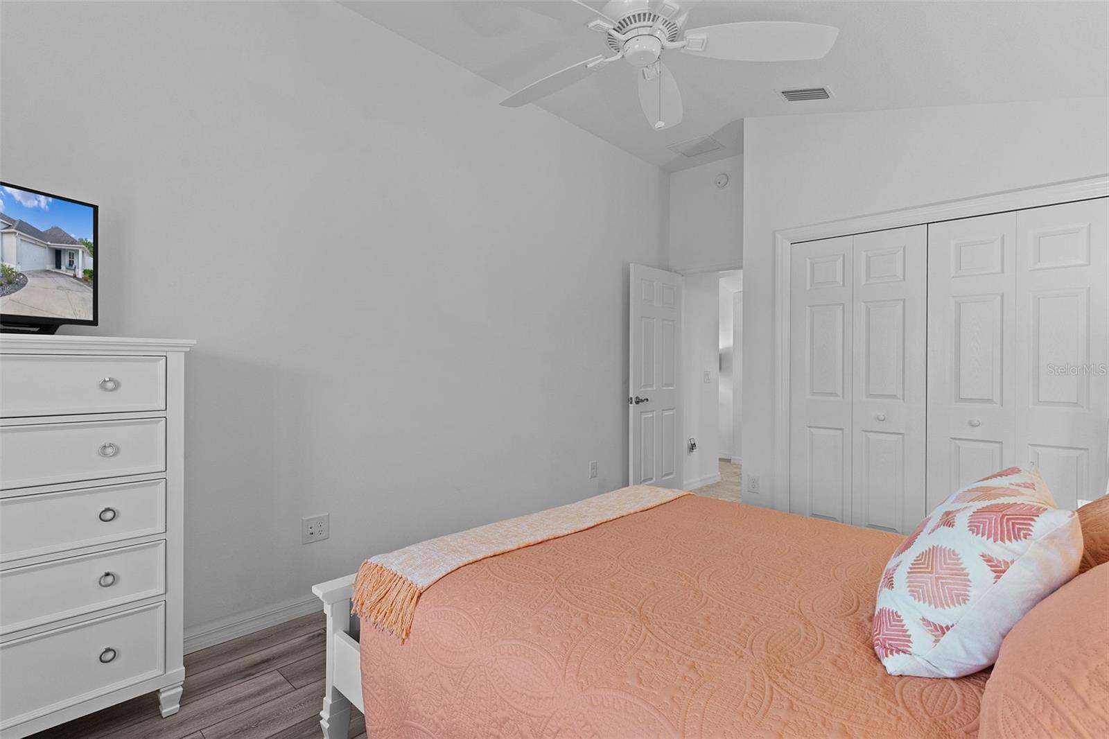 VILLAGES/MARION PHILLIPS VILLA - Residential