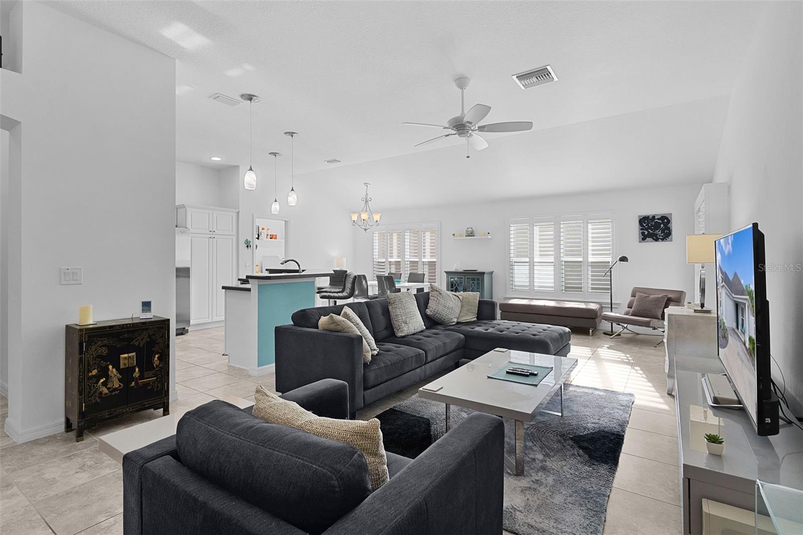 VILLAGES/MARION PHILLIPS VILLA - Residential