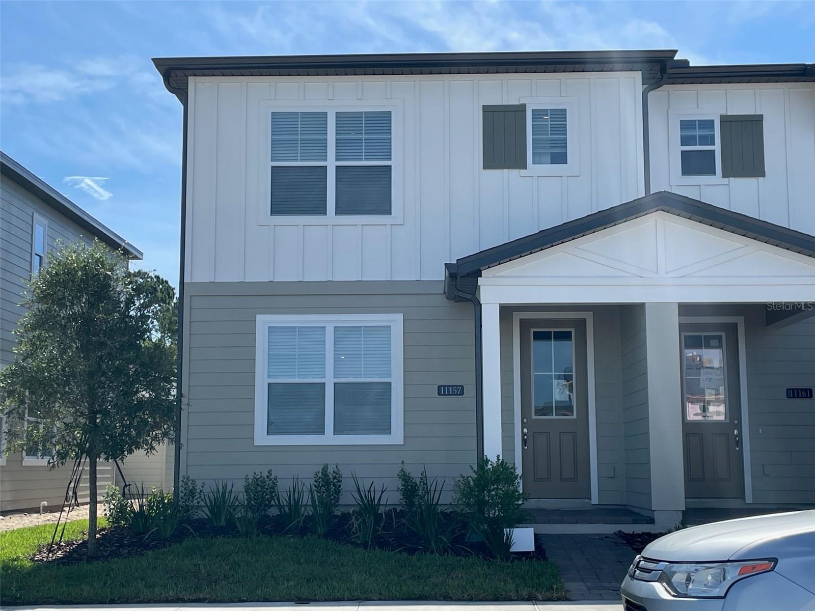 Amazing townhouse in Northlake - Winter Garden. End unit. Huge kitchen with stainless steel appliances and quartz countertops. Second floor primary suite. Private rear courtyard. Detached 2 car garage. Conveniently located near shopping and dining options. Located near Disney World Famous. Community Clubhouse and Pool . Dog walk park and a playground. Within minutes of Florida’s Western Beltway 429
